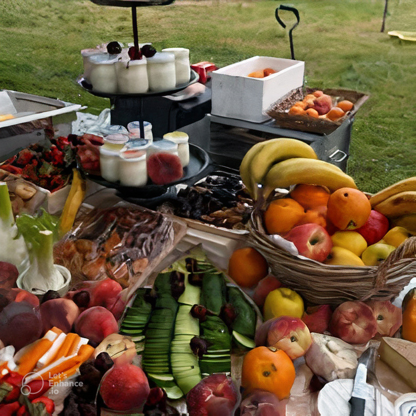 pique-nique gourmand audelices-de-july avec fruits frais sur pelouse à Castelnaudary,